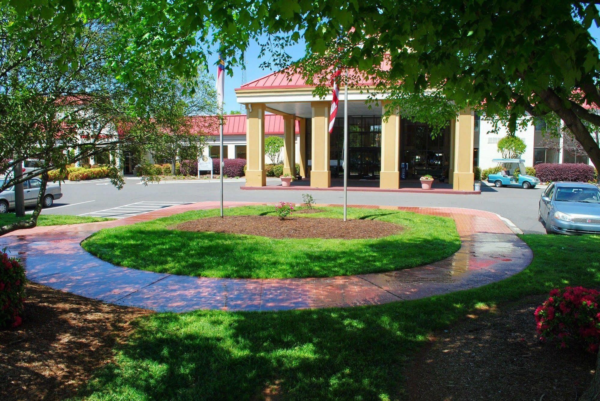 Village Inn Clemmons-Winston Salem, Trademark By Wyndham Exterior photo
